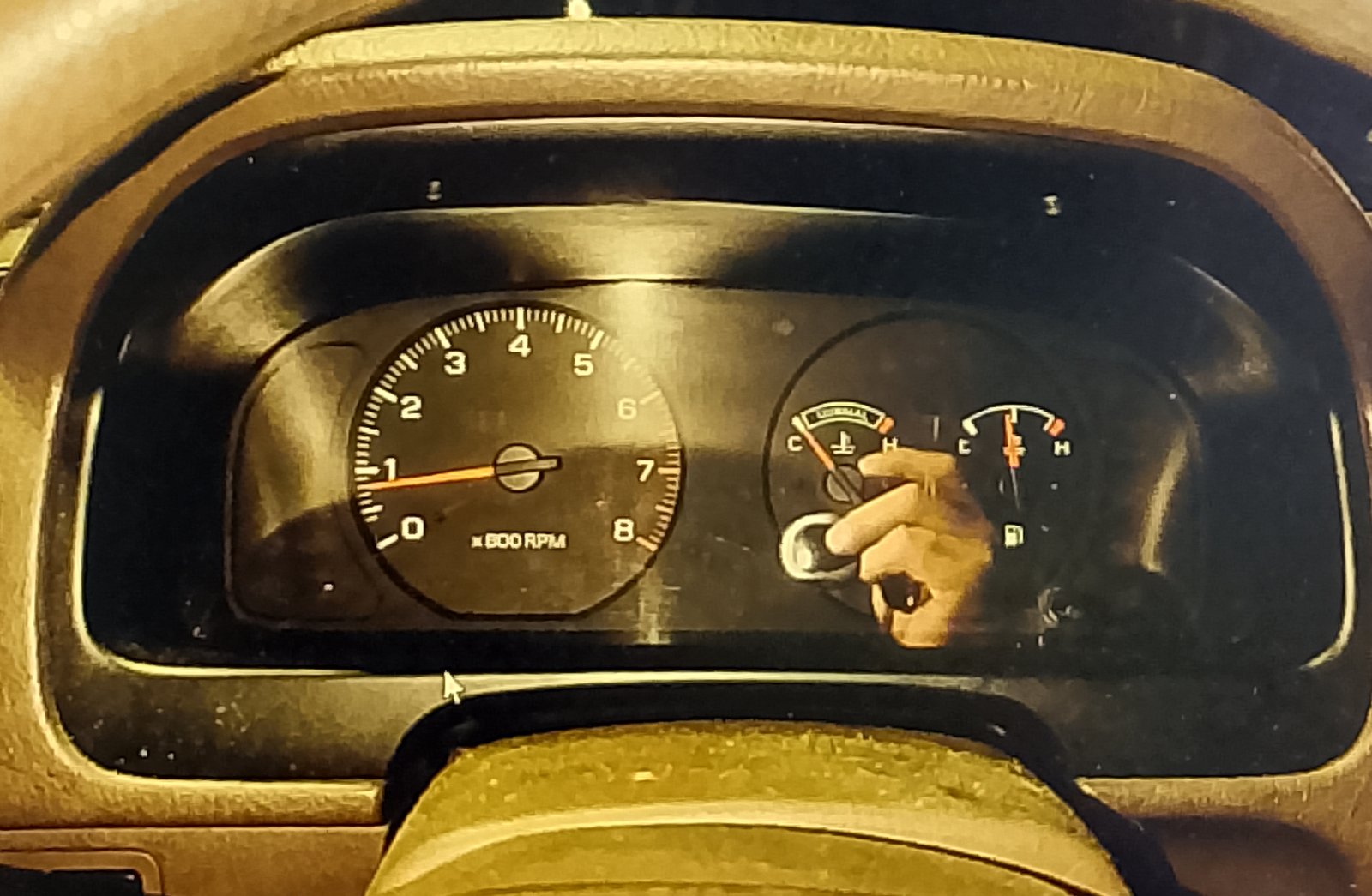 Dashboard showing normal operating temperature during drive