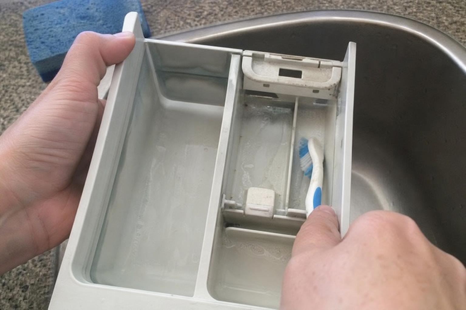 cleaning method 🟩2. Row number 2 117 Close-up household cleaning method for how to clean washing machine detergent drawer; best way to clean washing machine detergent drawer; clean washing machine detergent drawer without damage; safe cleaner for washing machine detergent drawer; washing machine detergent drawer cleaning mistakes; how often to clean washing machine detergent drawer