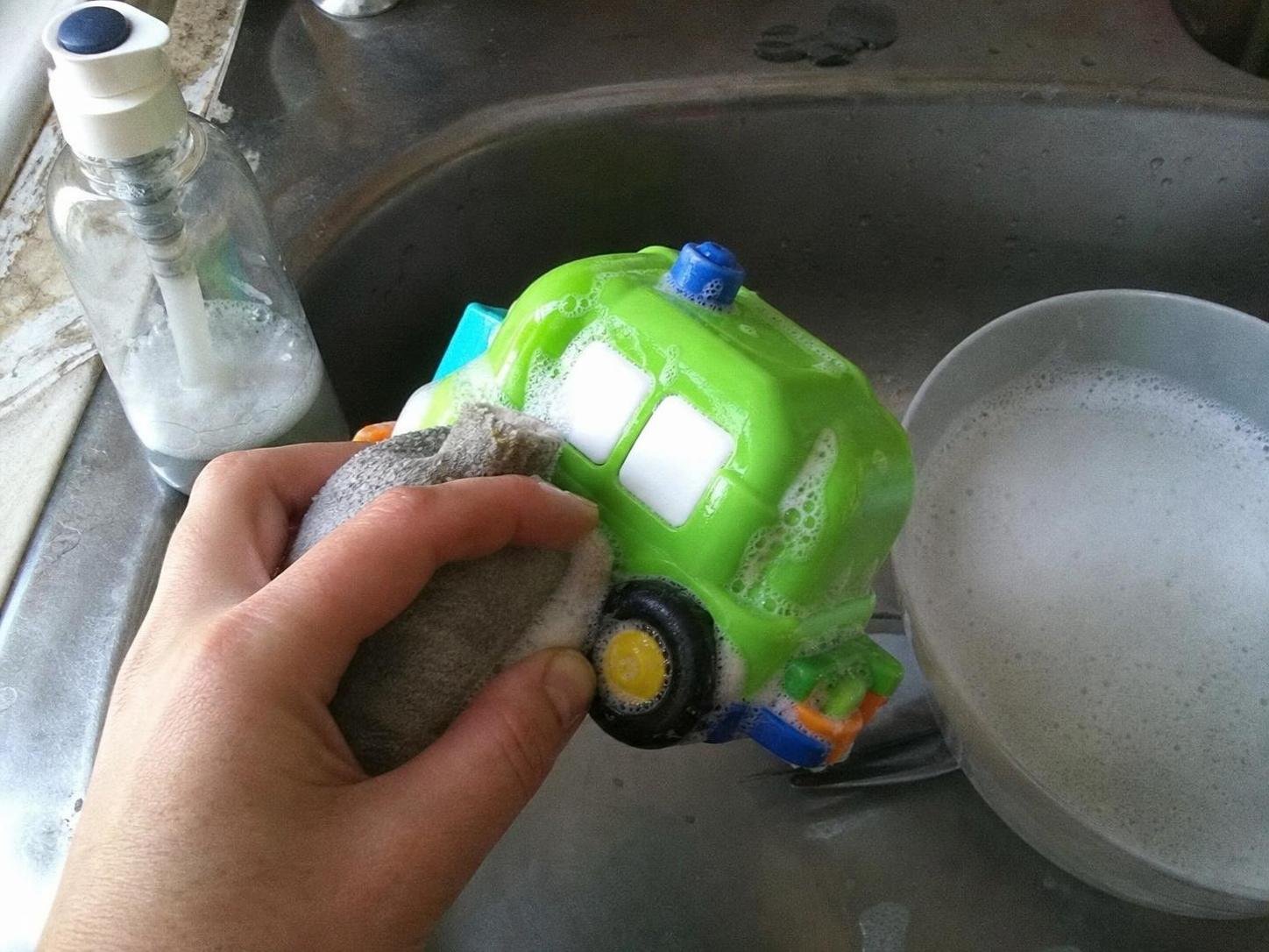 cleaning method 🟩2. Row number 2 27 Close-up household cleaning method for how to wash toys with batteries
how to clean toys with batteries