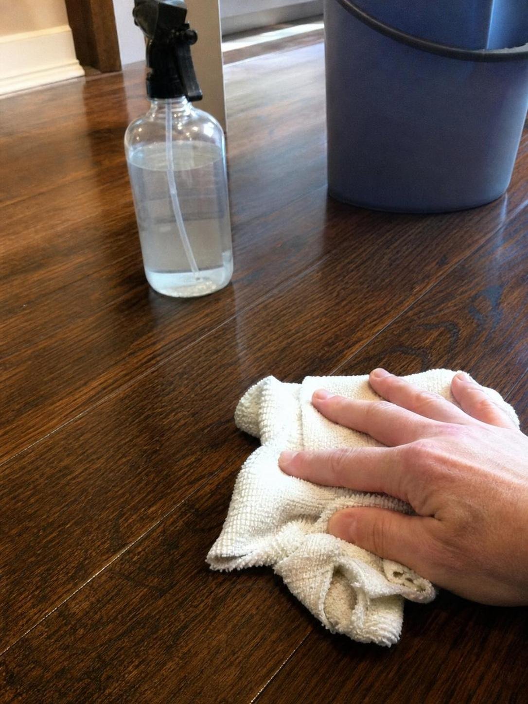 cleaning method 🟩2. Row number 2 56 Close-up household cleaning method for how to clean hardwood floors without streaks; best way to clean hardwood floors without streaks; clean hardwood floors without streaks without damage; safe cleaner for hardwood floors without streaks; hardwood floors without streaks cleaning mistakes; how often to clean hardwood floors without streaks