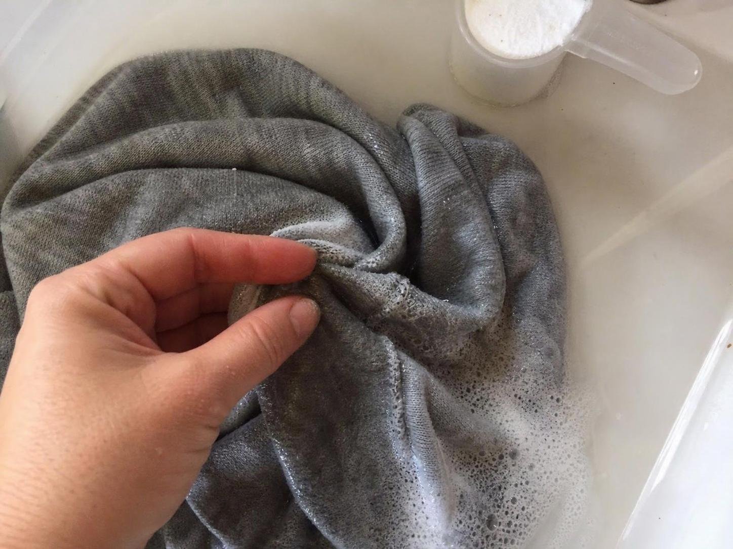 cleaning method 🟩2. Row number 2 81 Close-up household cleaning method for how to remove detergent buildup from clothes; best way to remove detergent buildup from clothes; remove detergent buildup from clothes without damage; safe cleaner for detergent buildup from clothes; how to prevent detergent buildup from clothes; detergent buildup from clothes cleaning mistakes