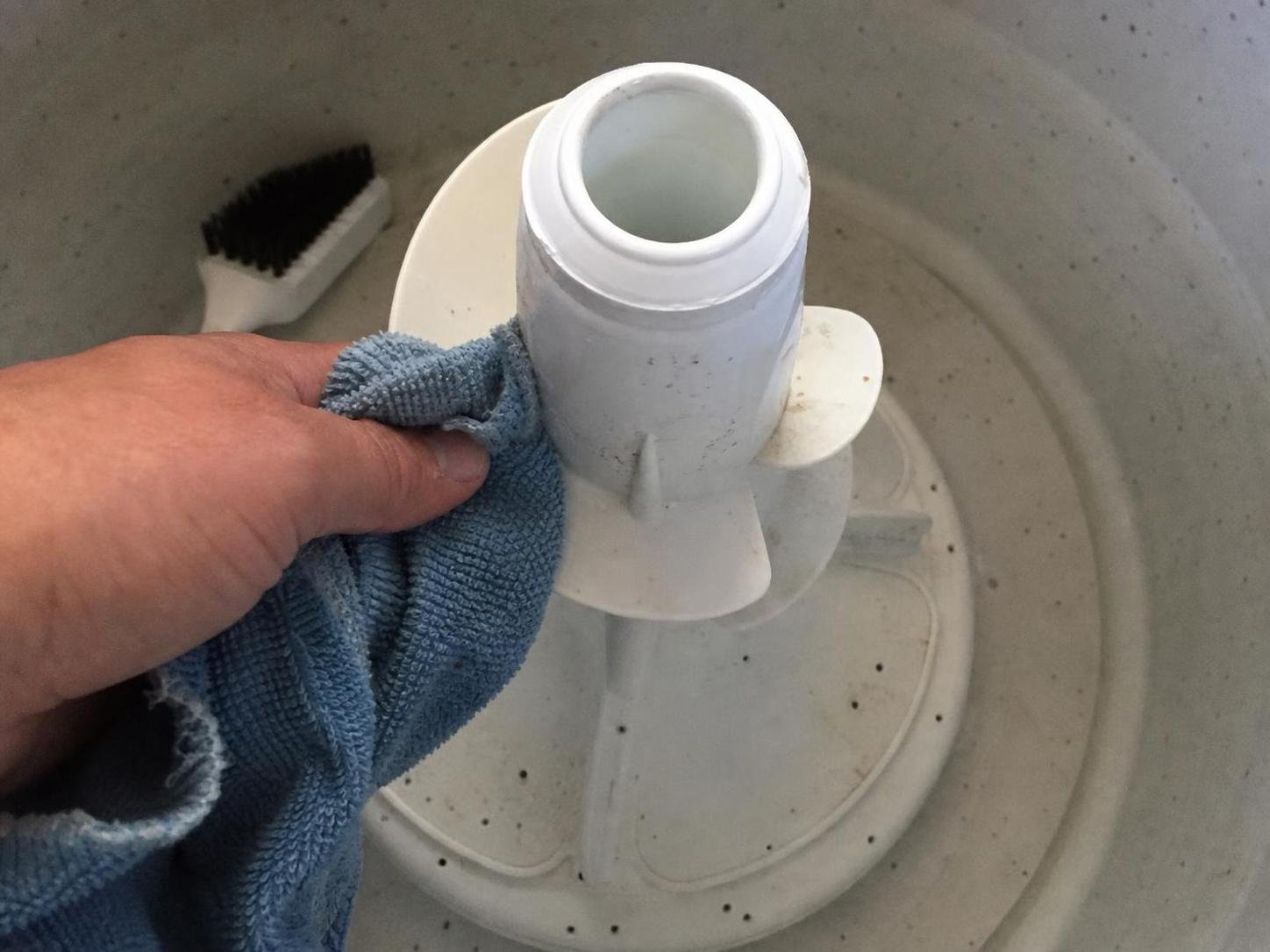 cleaning method 🟩2. Row number 2 85 Close-up household cleaning method for how to clean a top load washing machine agitator; best way to clean a top load washing machine agitator; clean a top load washing machine agitator without damage; safe cleaner for a top load washing machine agitator; a top load washing machine agitator cleaning mistakes; how often to clean a top load washing machine agitator