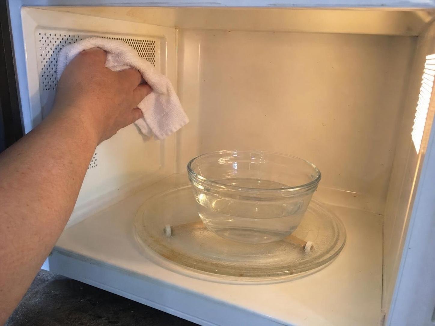 cleaning method 🟩2. Row number 2 90 Close-up household cleaning method for how to remove burnt smell from a microwave; best way to remove burnt smell from a microwave; remove burnt smell from a microwave without damage; safe cleaner for burnt smell from a microwave; how to prevent burnt smell from a microwave; burnt smell from a microwave cleaning mistakes