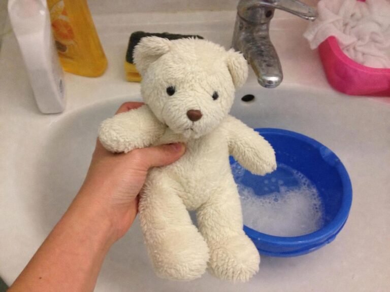 output1 32 Real household cleaning scene for how to wash soft toys at home how to wash soft toys at home by hand
