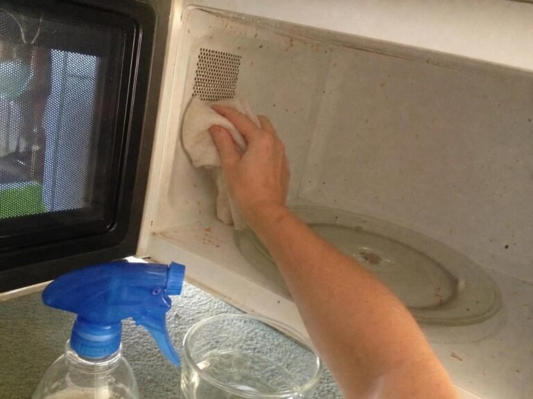 Real household cleaning scene for how to remove burnt smell from a microwave; best way to remove burnt smell from a microwave; remove burnt smell from a microwave without damage; safe cleaner for burnt smell from a microwave; how to prevent burnt smell from a microwave; burnt smell from a microwave cleaning mistakes